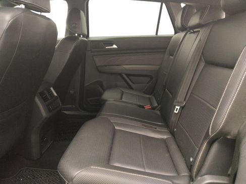 Used 2022 Volkswagen Atlas Cross Sport SE FWD image 18