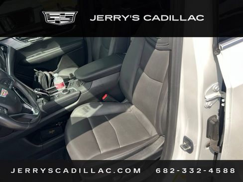 Used 2024 Cadillac XT6 Premium Luxury w/ LPO, Floor Liner Package FWD image 10