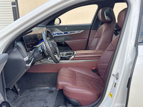 Used 2023 BMW 740i RWD image 17