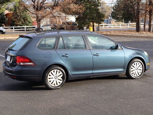 Used 2010 Volkswagen Jetta S image 4