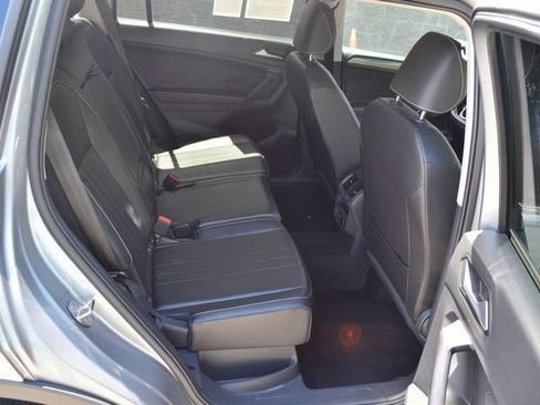 Used 2024 Volkswagen Tiguan SE AWD/4WD image 35