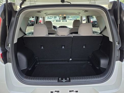 Used 2025 Kia Soul LX w/ LX Technology Package FWD image 16