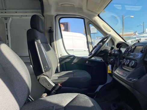 Used 2018 RAM ProMaster 2500 FWD image 6