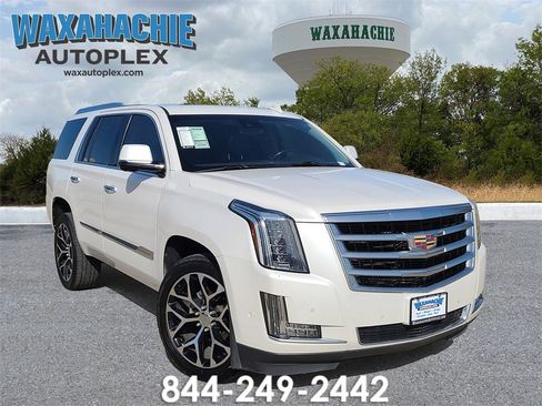 Used 2019 Cadillac Escalade Luxury image 1