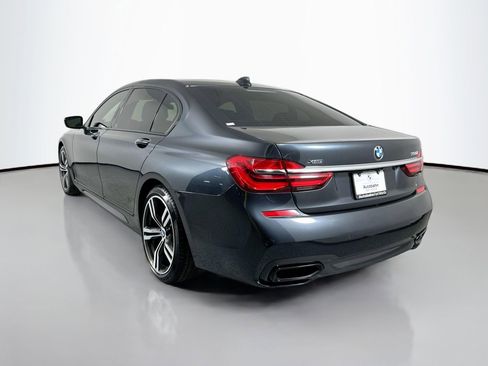 Used 2019 BMW 750i xDrive w/ Executive Package image 8