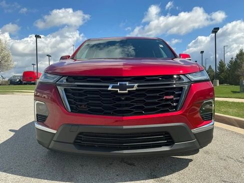 Used 2023 Chevrolet Traverse RS image 8