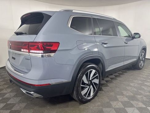 Used 2025 Volkswagen Atlas SEL image 3