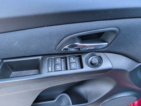 Used 2014 Chevrolet Cruze LT FWD image 12