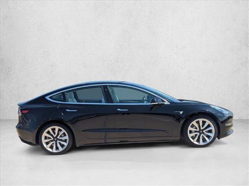Used 2018 Tesla Model 3 Mid Range image 4