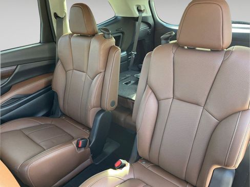 Certified 2025 Subaru Ascent Touring image 17