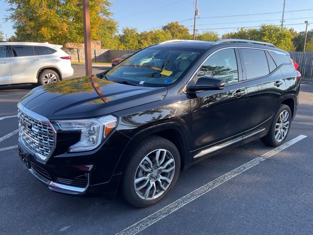 Used 2023 GMC Terrain Denali AWD/4WD image 1