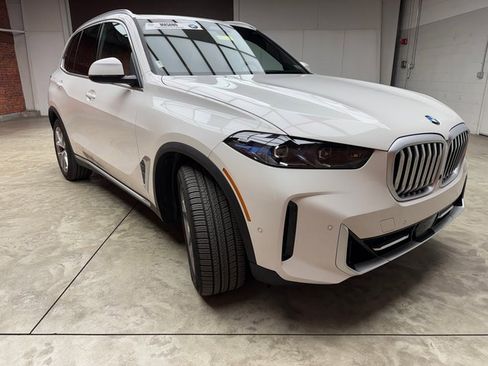 Certified 2025 BMW X5 xDrive40i image 8