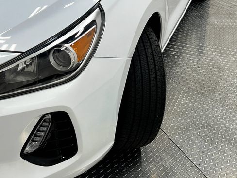 Used 2019 Hyundai Elantra GT FWD image 35