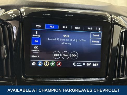 Certified 2023 Chevrolet Traverse LT w/ Rear Camera Mirror Package image 17