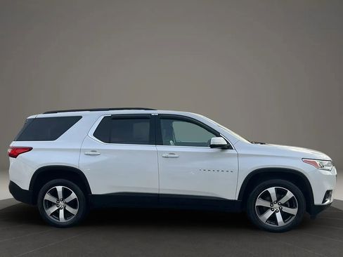Used 2019 Chevrolet Traverse LT w/ LT Premium Package image 4