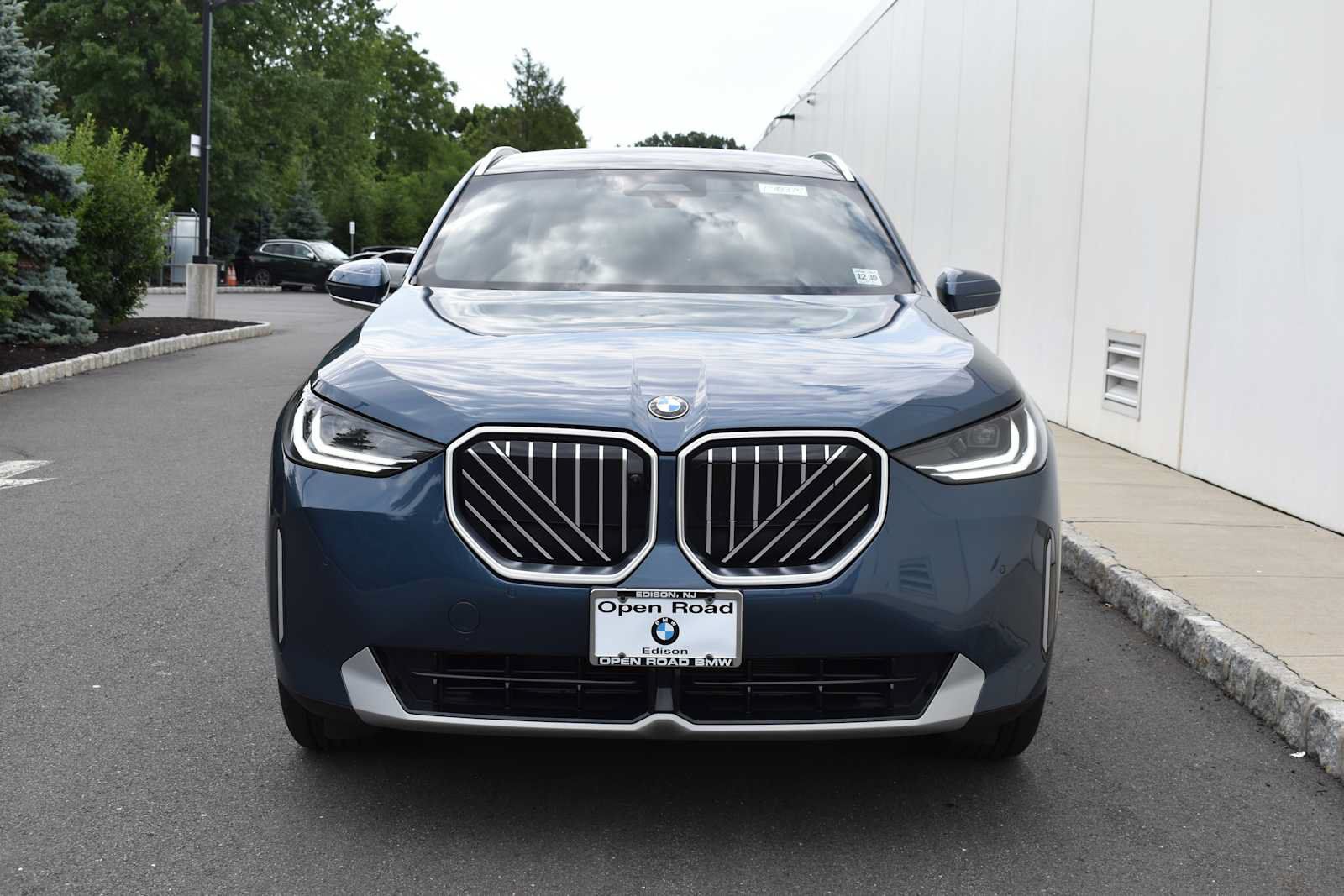 Used 2026 BMW X3 xDrive30i w/ Premium Package AWD/4WD image 2