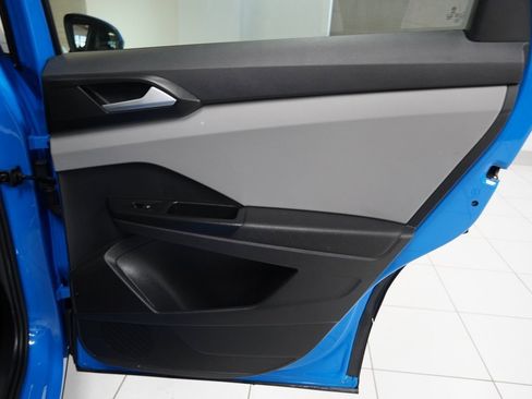 Used 2022 Volkswagen Taos SEL w/ Panoramic Sunroof Package image 25