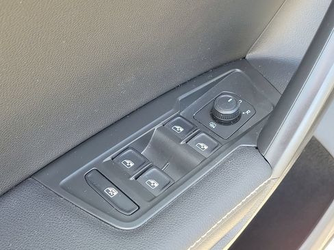 Used 2022 Volkswagen Tiguan S FWD image 20
