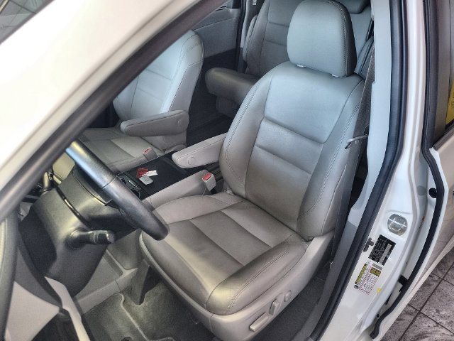 Used 2020 Toyota Sienna XLE w/ XLE Navigation Package FWD image 11