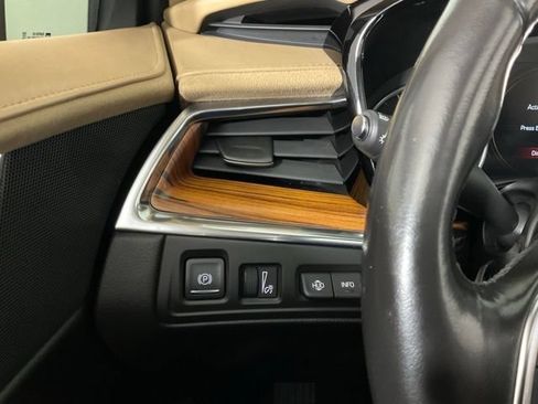 Used 2019 Cadillac XT5 Platinum AWD/4WD image 24