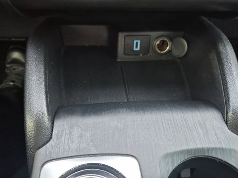 Used 2020 Ford Escape SE image 31