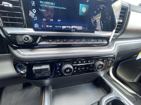 Certified 2026 Chevrolet Silverado 1500 High Country AWD/4WD image 35