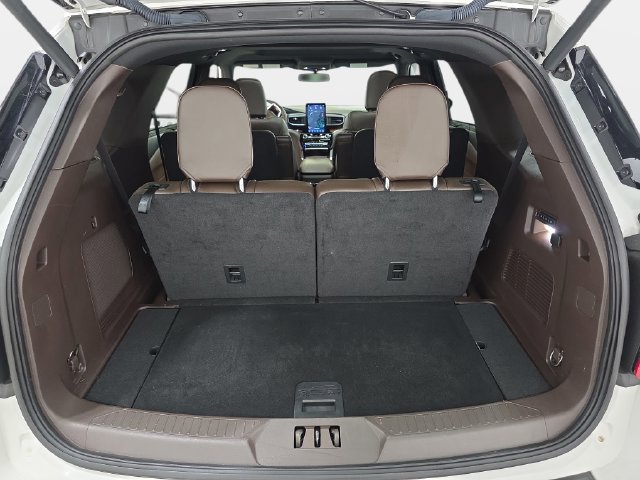 Used 2023 Ford Explorer King Ranch w/ Technology Package AWD/4WD image 35