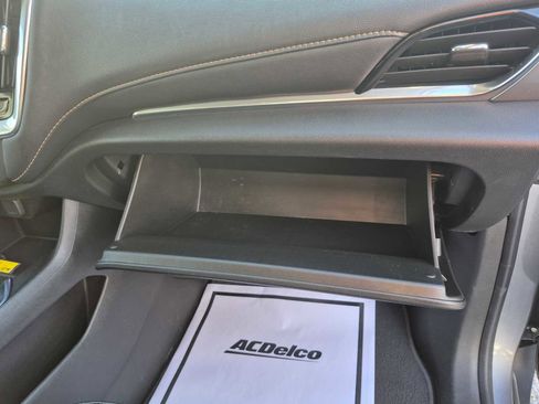 Used 2019 Chevrolet Traverse LT image 30