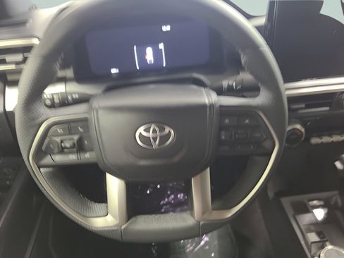 Used 2025 Toyota Tacoma TRD Off-Road AWD/4WD image 25