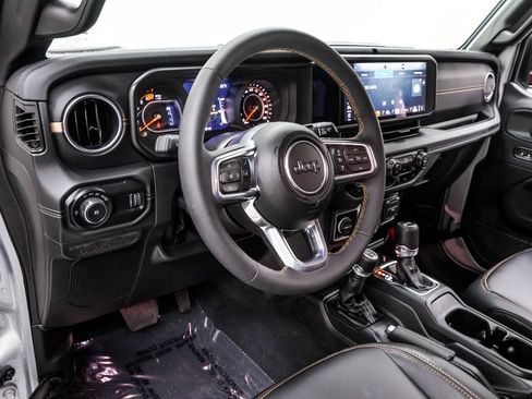 Used 2024 Jeep Wrangler Unlimited Sahara w/ Technology Group AWD/4WD image 19