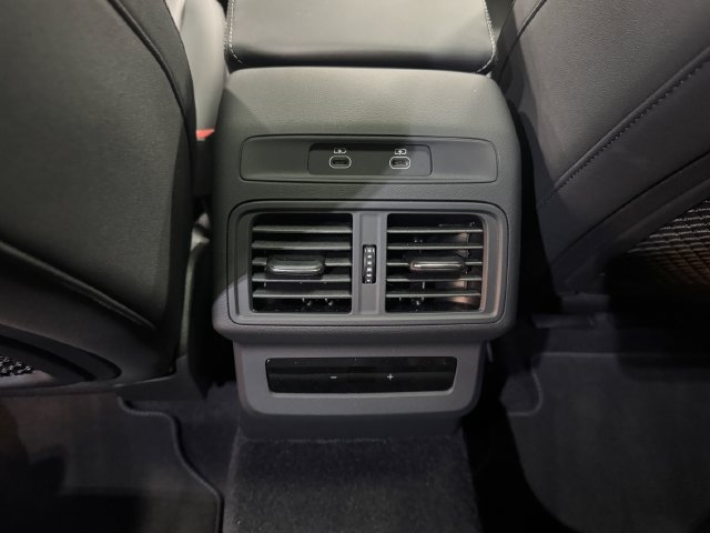 Used 2025 Audi Q5 Premium w/ Convenience Package AWD/4WD image 16