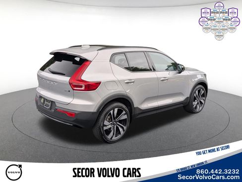 Used 2023 Volvo XC40 B5 Ultimate w/ Protection Package Premier AWD/4WD image 6