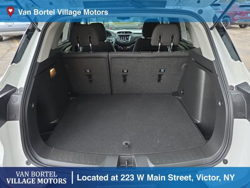 Used 2022 Chevrolet TrailBlazer LT w/ Driver Confidence Package image 26