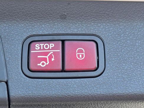 Used 2023 Mercedes-Benz GLS 450 4MATIC image 24
