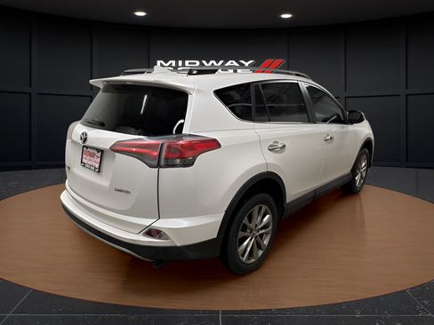 Used 2018 Toyota RAV4 Limited FWD image 4