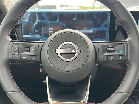 New 2025 Nissan Kicks SR w/ Illumination Package image 17