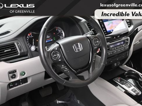 Used 2018 Honda Pilot Touring image 24