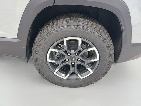 New 2026 Chevrolet Equinox ACTIV w/ Convenience Package III AWD/4WD image 31
