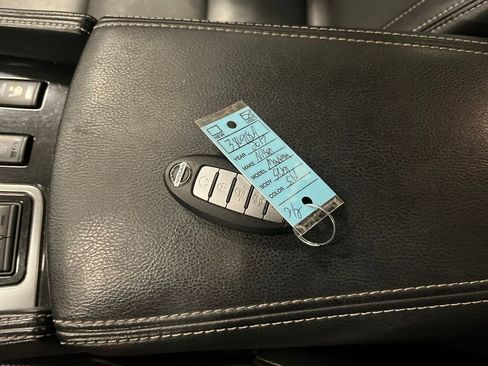 Used 2017 Nissan Maxima 3.5 SV image 28