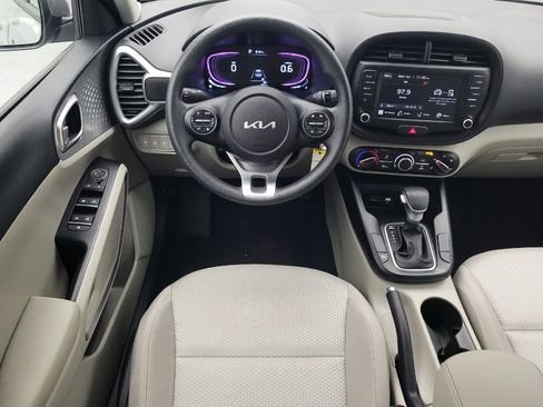Used 2025 Kia Soul LX w/ LX Technology Package image 22