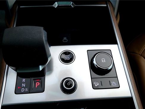 Used 2023 Land Rover Range Rover SE image 27