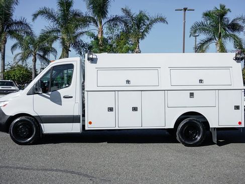 Used 2019 Freightliner Sprinter 3500 image 5