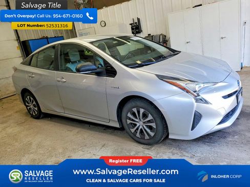 Used 2017 Toyota Prius Three FWD image 5
