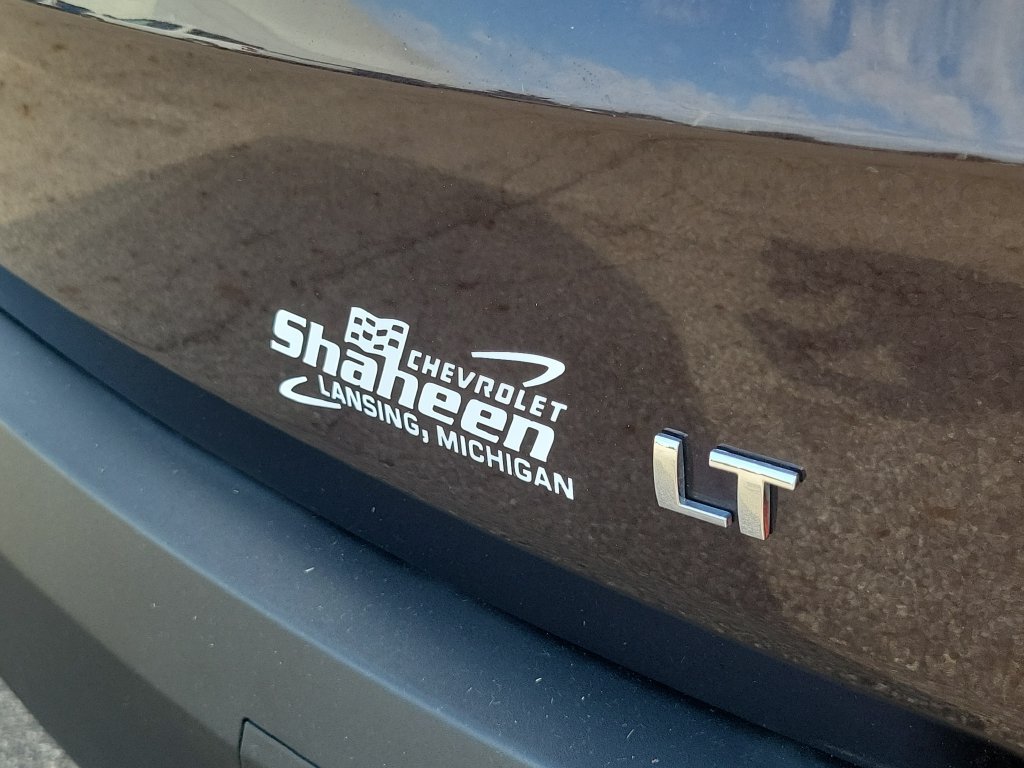 Used 2022 Chevrolet Traverse LT FWD image 39