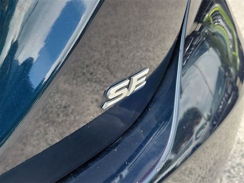 Used 2018 Toyota Camry L image 7