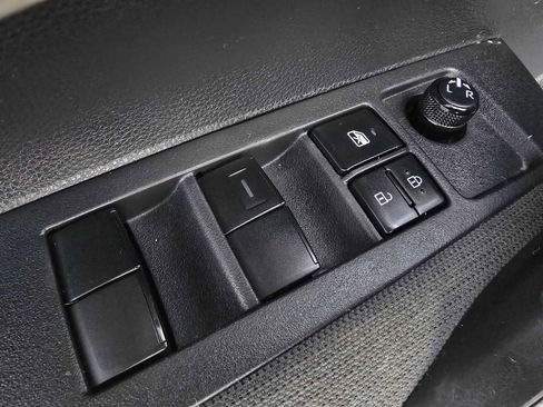 Used 2020 Toyota Corolla LE image 24