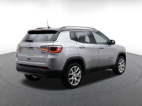 Used 2025 Jeep Compass Limited AWD/4WD image 8