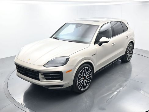 Certified 2026 Porsche Cayenne S AWD/4WD image 34