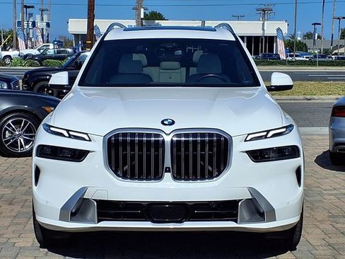 Used 2024 BMW X7 xDrive40i AWD/4WD image 2