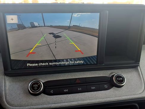 Used 2023 Ford Maverick XLT image 10